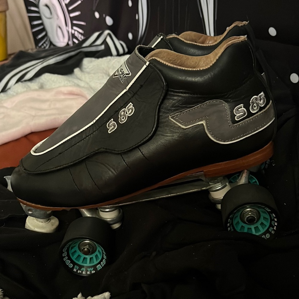 Sure-Grip International Skates